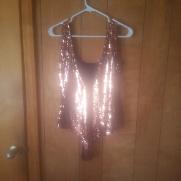 U O womens rose gold sequin cut out bodysuit size M - Picture 5 of 5